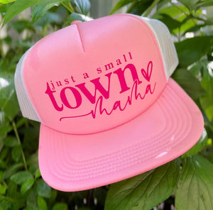TRUCKER HAT: Small Town Mama